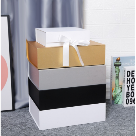 Customized Foldable Gift Boxes With Ribbon Magnetic Boxes Packaging 