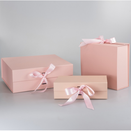 White Magnetic Box Cardboard Folding Packaging Boxes With Ribbon Closure 