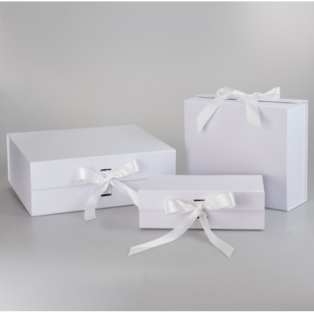 White Magnetic Box Cardboard Folding Packaging Boxes With Ribbon Closure 