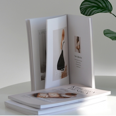 Customized Book Print Magazines Fashion Brochure Printing 